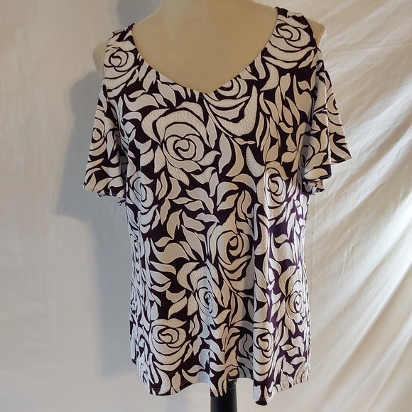 Coco Bianco Women's Cold Shoulder Black and White Floral Top Size L - Picture 2 of 11